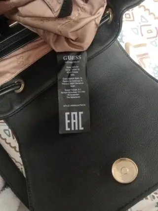 Bolso mochila negro Guess