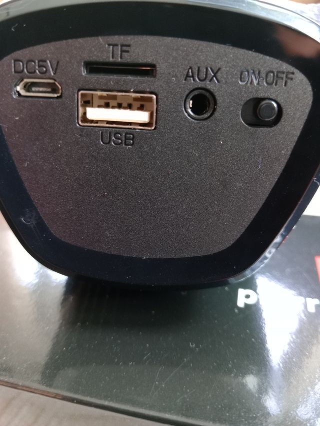 Altavoz bluetooth a estrenar