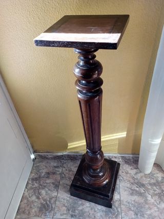 Pedestal antiguo