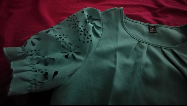 Camisola com pormenor nas mangas