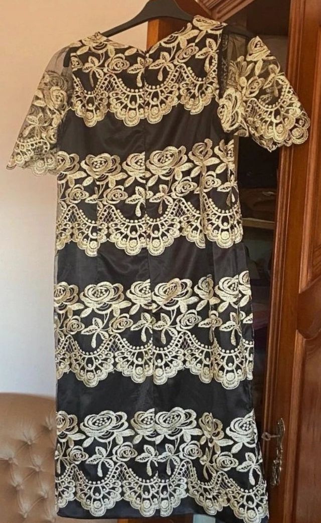 Vestido de cerimónia com renda