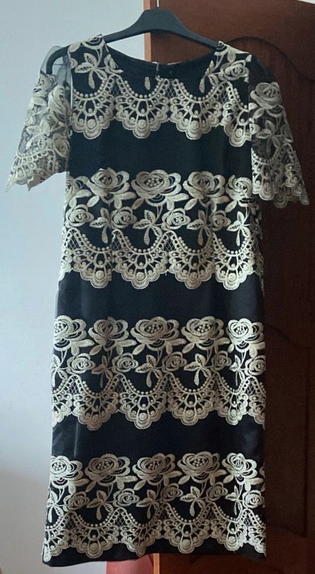 Vestido de cerimónia com renda