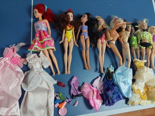 Muñecas figura barbie y princesas disney