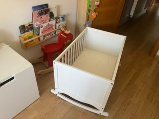 Lote:
Carrito con maxicosi
mini cuna
silla Kipplan