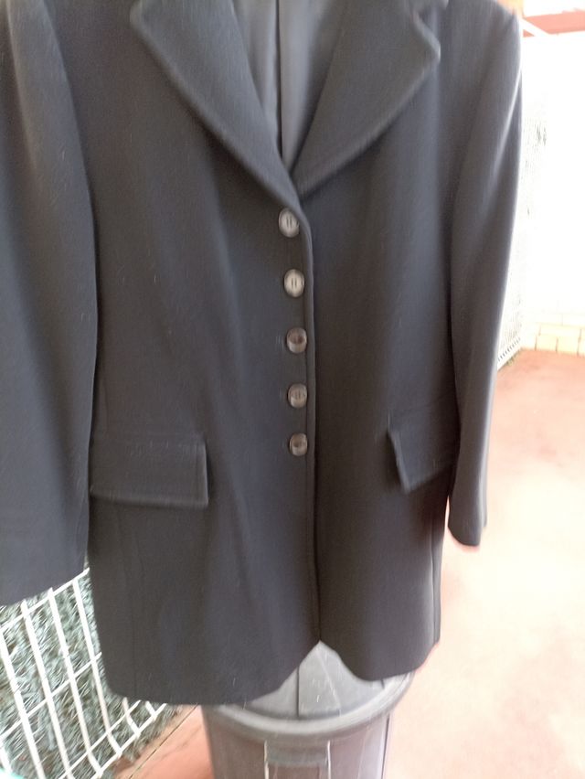 Abrigo negro de Zara talla 44