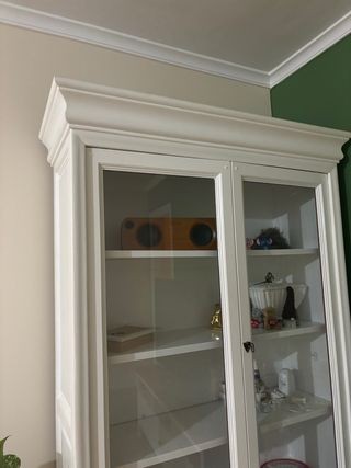 Aparador blanco y madera