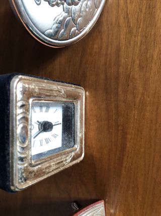 Quattro graziosi oggetti con lamina argento