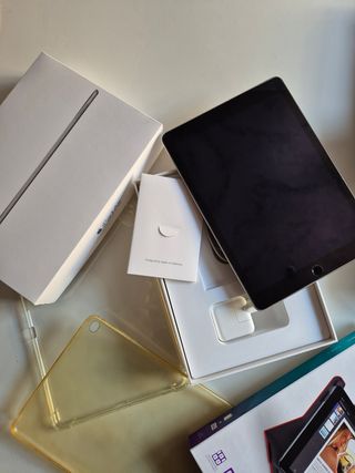 NEGOCIABLE Lote 2 Ipad Air con accesorios