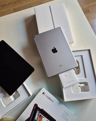 NEGOCIABLE Lote 2 Ipad Air con accesorios