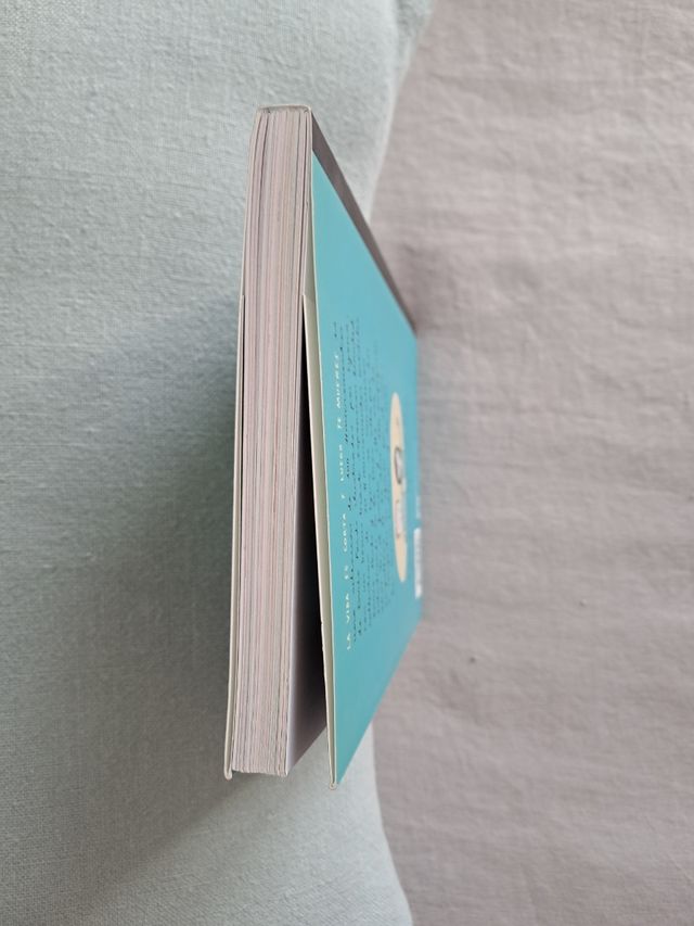 La vida es corta y luego te mueres: 120 microcuentos sobre el amor, el sexo, la muerte y regreso al futuro (Spanish Edition)