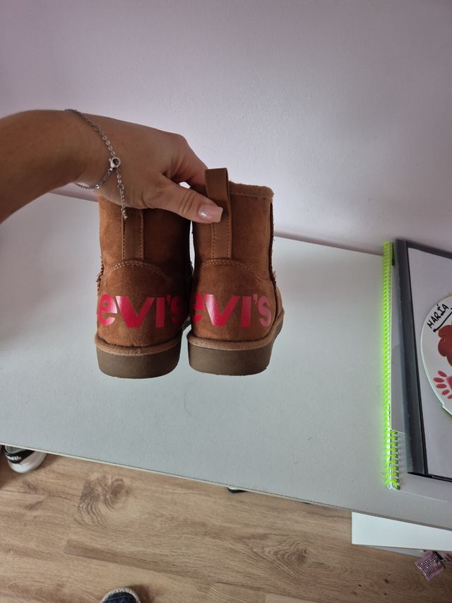 Botines levis