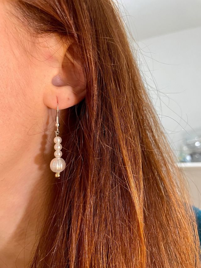 Orecchini pendenti con perle