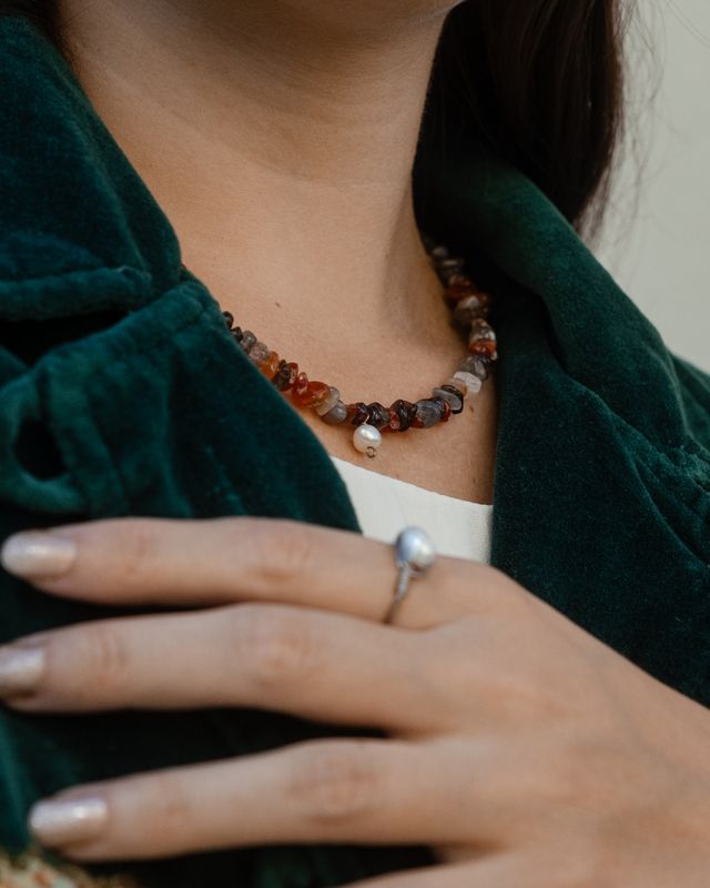 Collana con perla e cristalli 