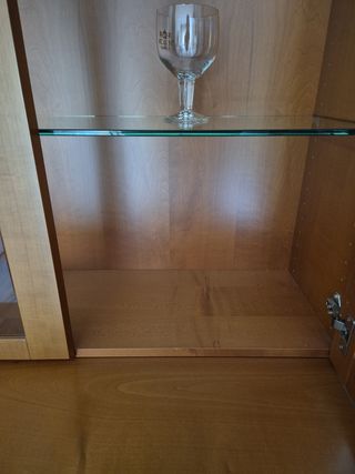 NO SE REBAJA MAS Vitrina MADERA ARCE 
Estanterías 