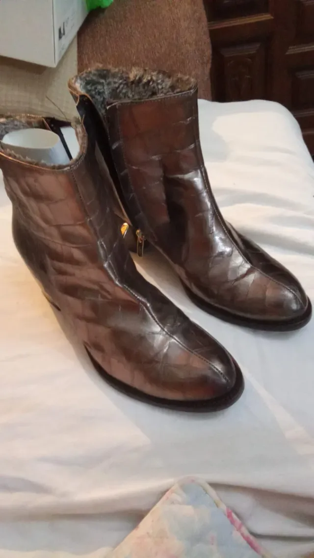 Botas marrones tala 37 borreguillo