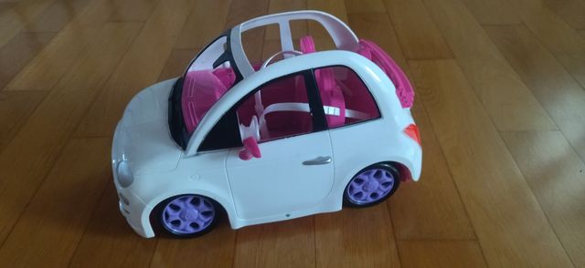 Auto giocattolo per bambole