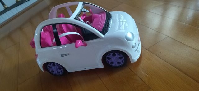 Auto giocattolo per bambole