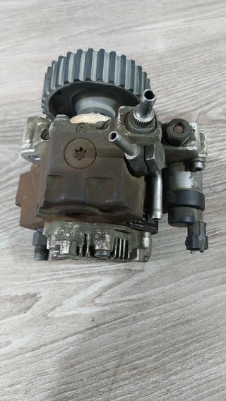 Bomba inyectora opel astra H 8973279242