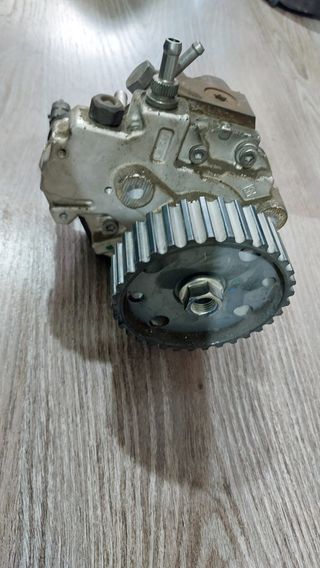 Bomba inyectora opel astra H 8973279242