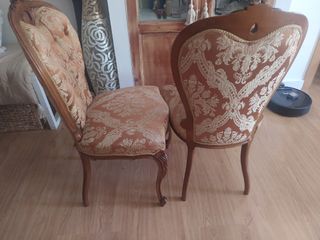 2 Sillas Isabelinas muy buen estado