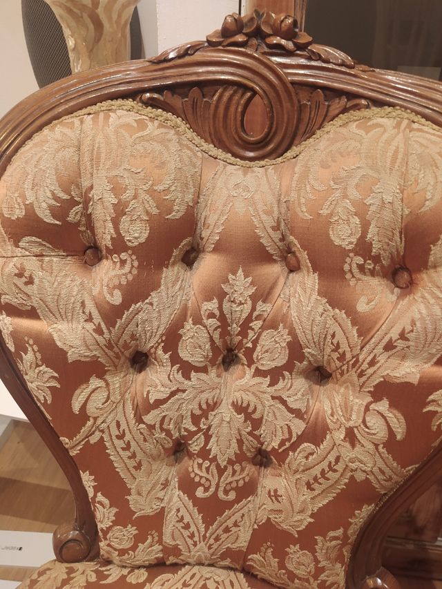 2 Sillas Isabelinas muy buen estado