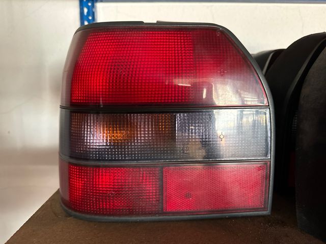 Piloto trasero izquierdo Renault R 19