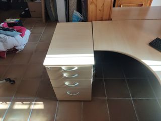 Conjunto de mesa despacho con cajonera y accesorio