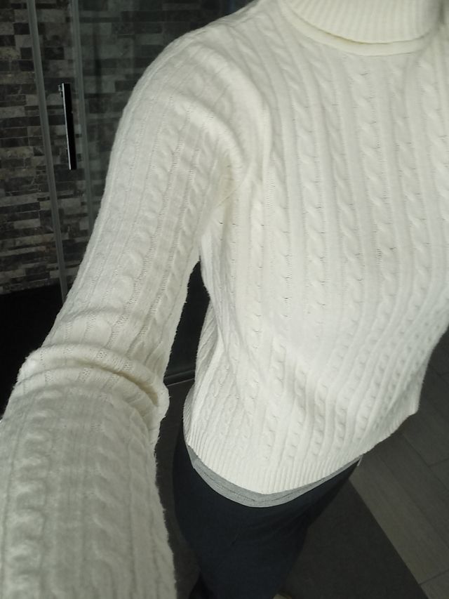 Jersey de ochos talla S. Color blanco.