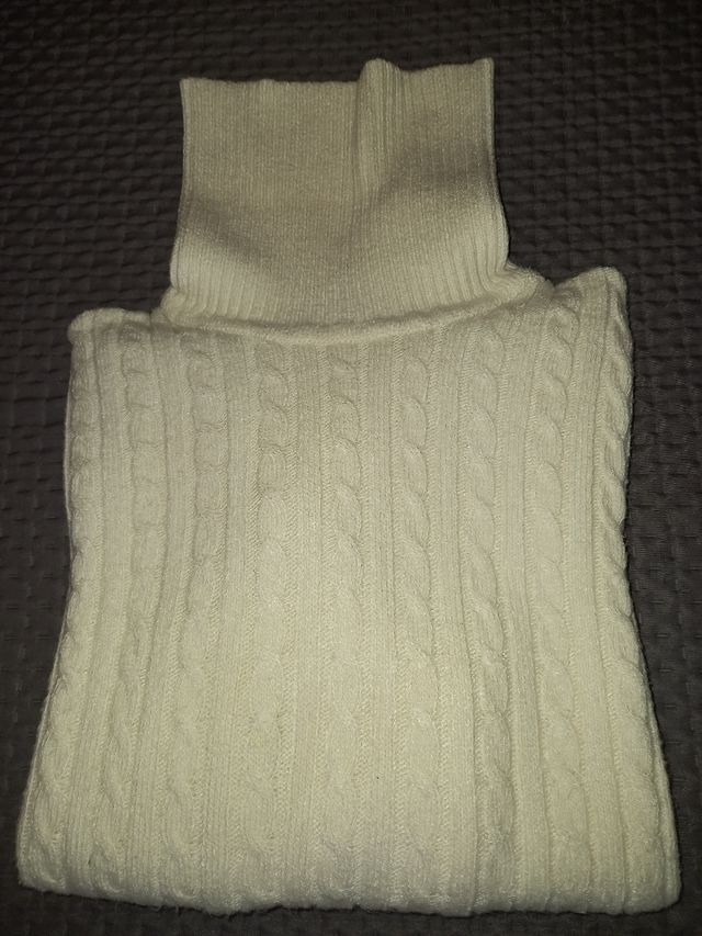 Jersey de ochos talla S. Color blanco.