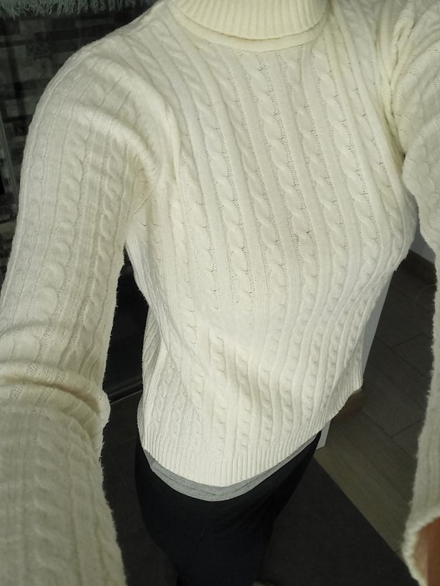 Jersey de ochos talla S. Color blanco.