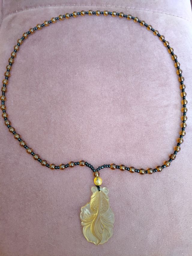 Collares resina y vidrio