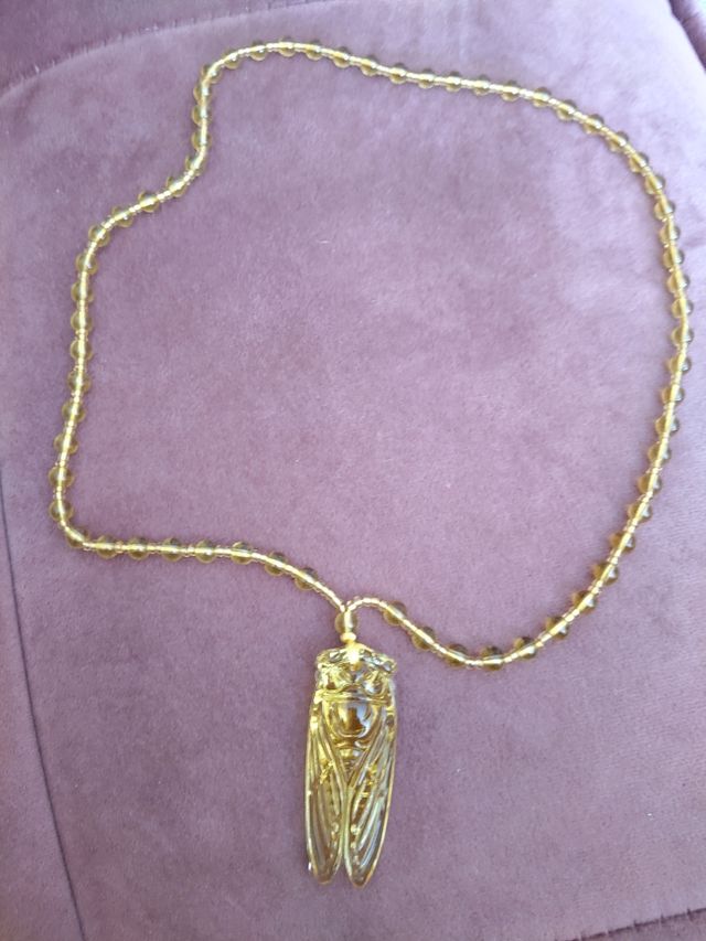 Collares resina y vidrio