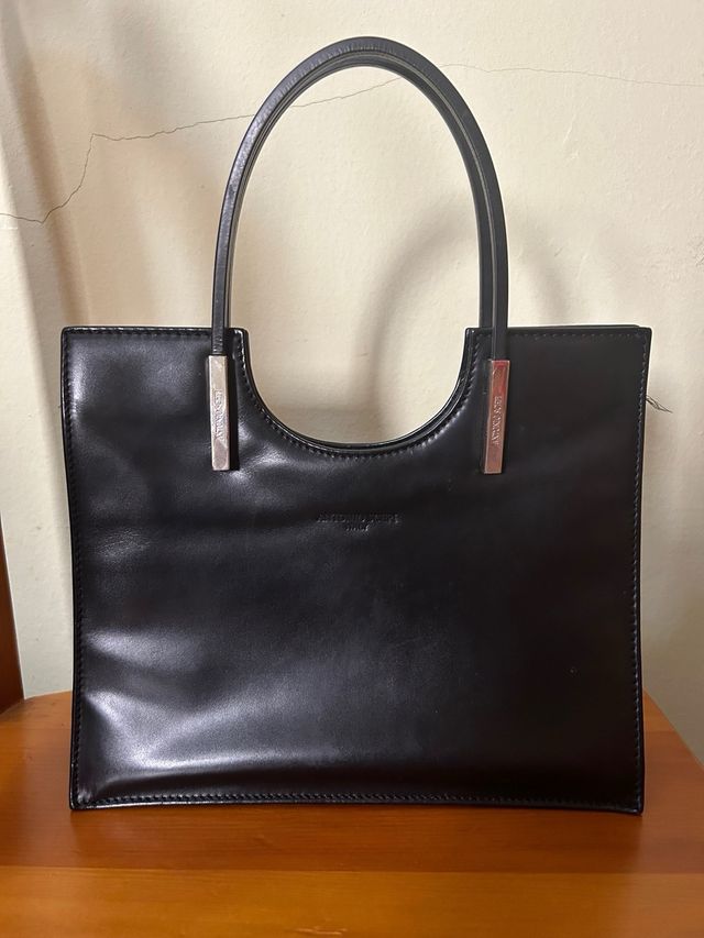 Bolso negro de mano Antonio Scepi