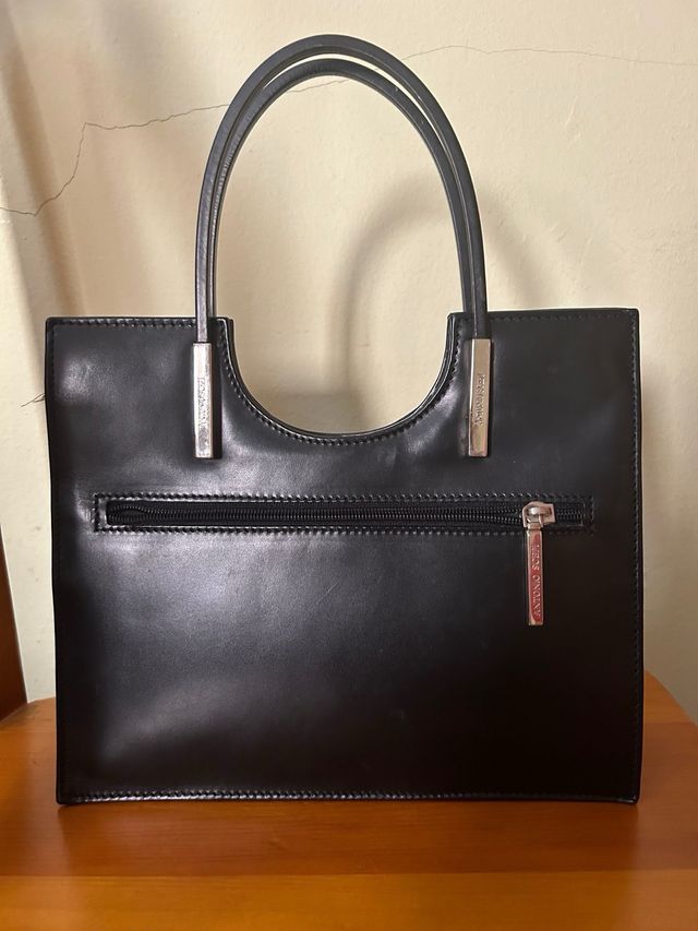 Bolso negro de mano Antonio Scepi