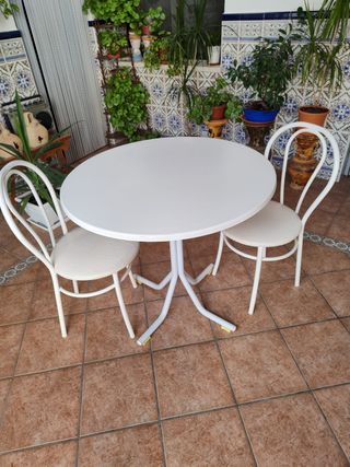 Mesa + sillas