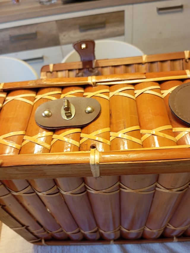 MALETÍN VINTAGE PRECIOSO.