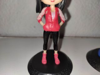3€ UNIDAD Q POSKET JASMINE - MULAN DISNEY