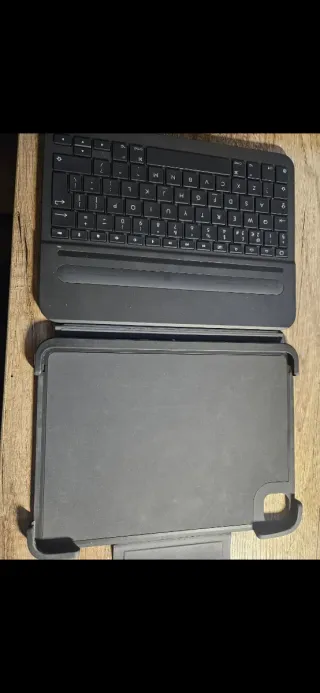 Teclado Logitech Slim Folio Pro