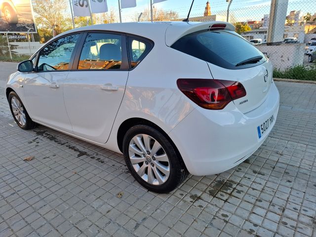 Opel Astra 2014