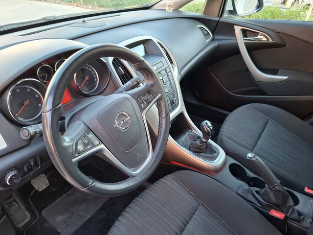 Opel Astra 2014