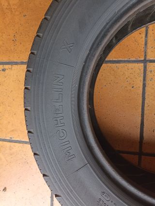 Neumático Michelin 185 R15 103/102N