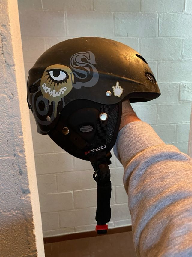 Casco snowboard e mascherina