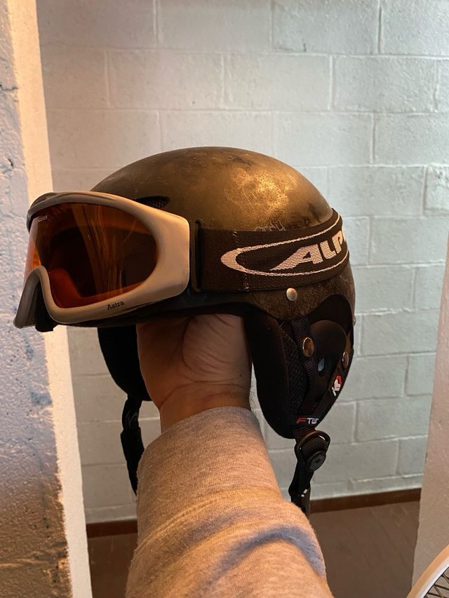 Casco snowboard e mascherina