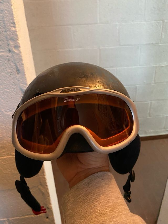 Casco snowboard e mascherina