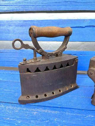 ANTIGUA PLANCHA DE CARBÓN