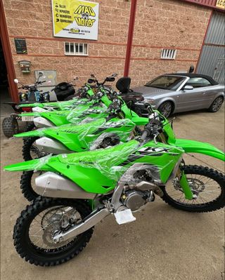 KAWASAKI KXF 250 2025 .