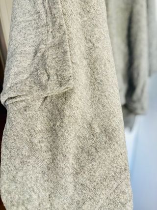 Poncho capa con capucha de lana gris Zara M