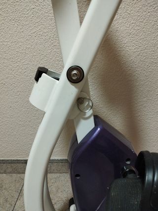 Bicicleta estática plegable