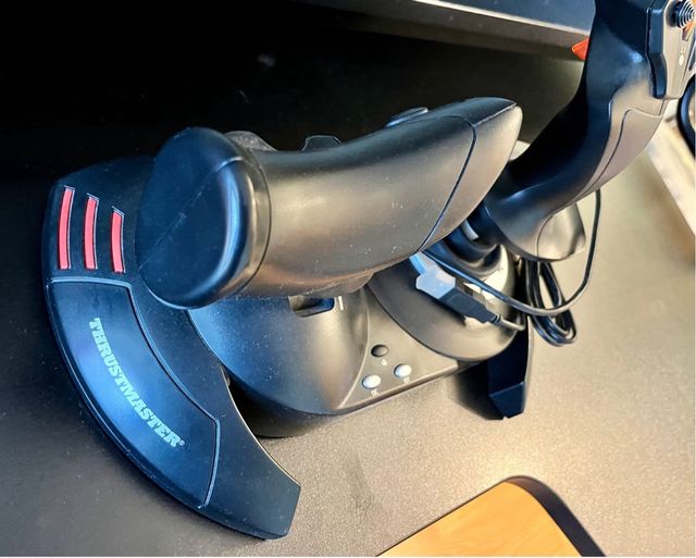 Mando Thrustmaster T.Flight HOTAS X
