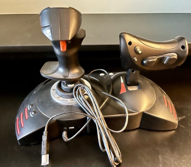 Mando Thrustmaster T.Flight HOTAS X